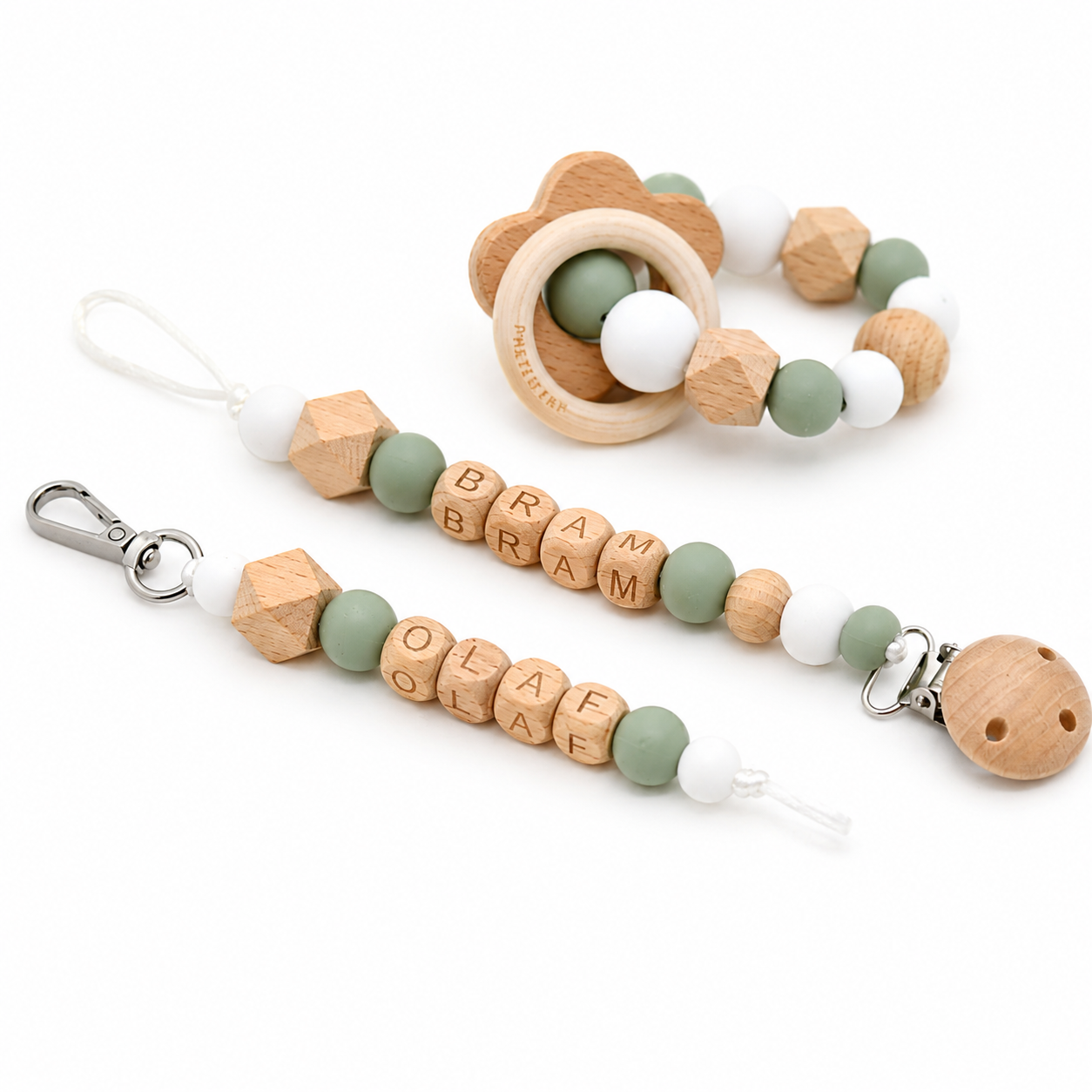 Pretletter sleutelhanger met naam speenkoord met naam en bijtring met naam mos groen