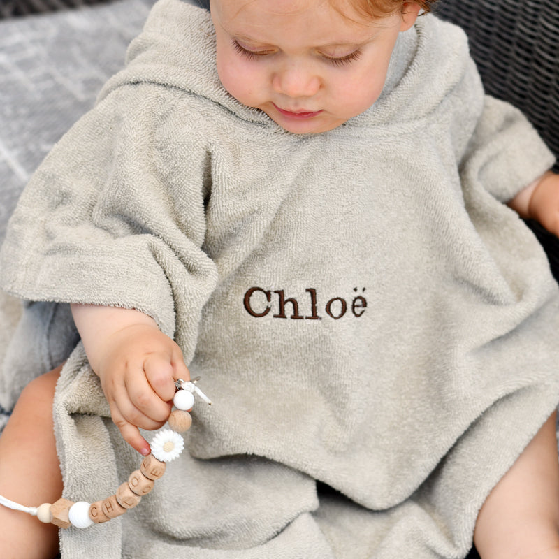 Pretletter poncho met naam badstof kind beige