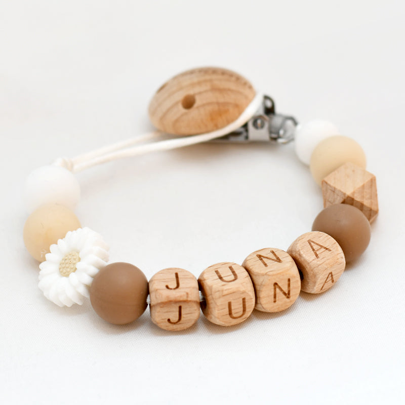 Pretletter speenkoord naam bijtring wit bruin madelief hout