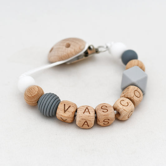 Pretletter speenkoord met naam donker grijs hout